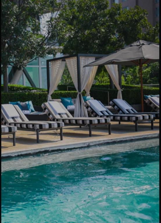 Modern Apartment in 5 Star hotel, Backup Power and Water, Johannesburg