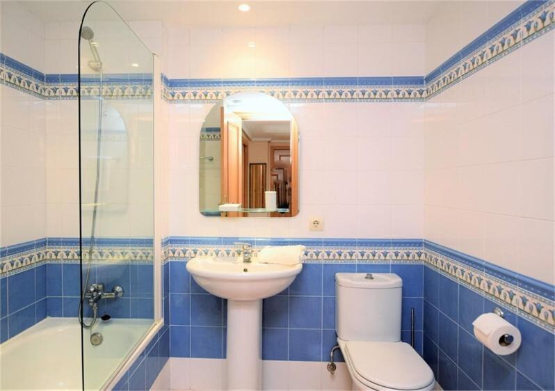 Penthouse in good location on Selwo Hills - 2