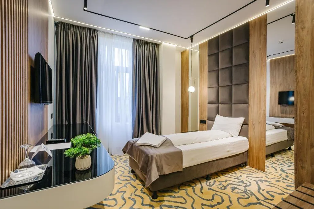 Hotel Dana 2, hotel in Satu Mare