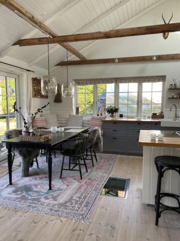 Cozy Summer House In Hornbæk With Soul And History, Hornbaek