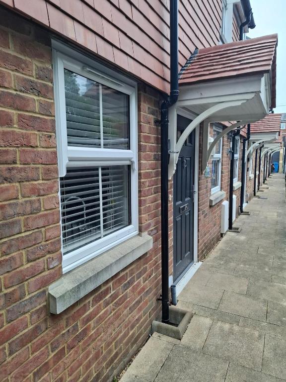 Explorers Retreat, Poole