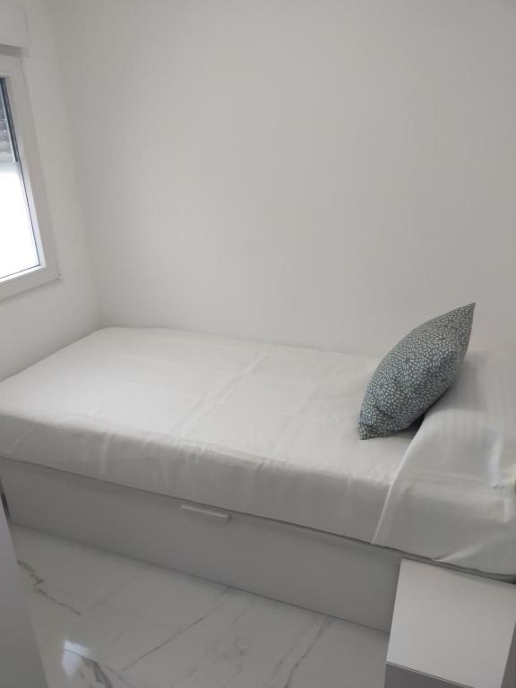 Family-Friendly 3BR Apartment in Salou Central, Near Beach - 4
