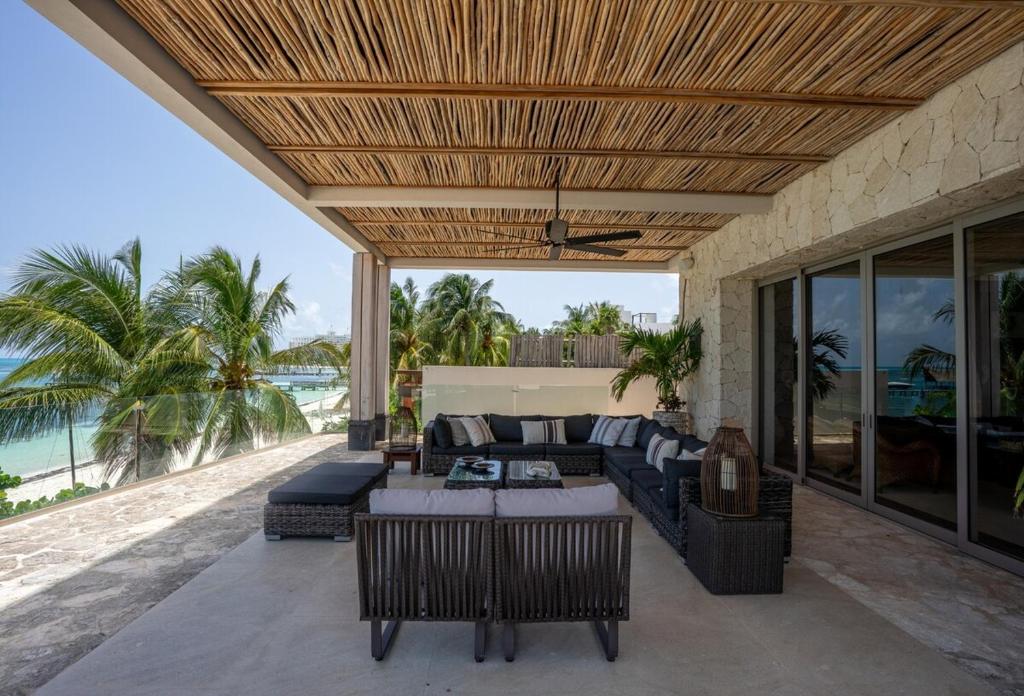 Luxury Beachfront Villa with Infinity Pool - 2