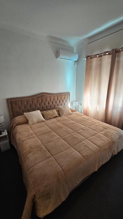 Cómodo departamento 2 dormitorios con jardín sobre Avenida Libertador - 5
