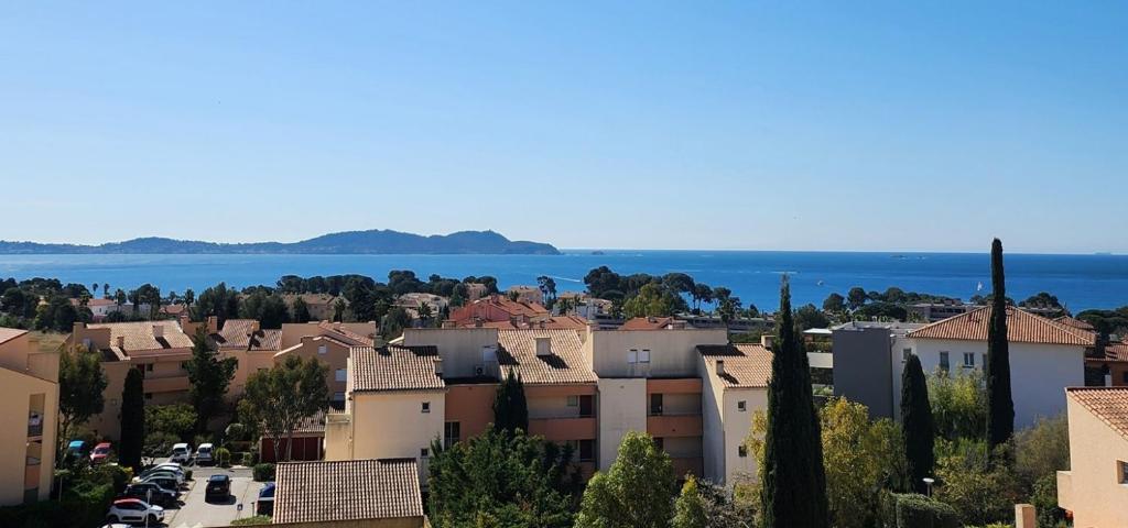 Charmant duplex vue mer panoramique sur le Golfe de Giens avec piscine - 1