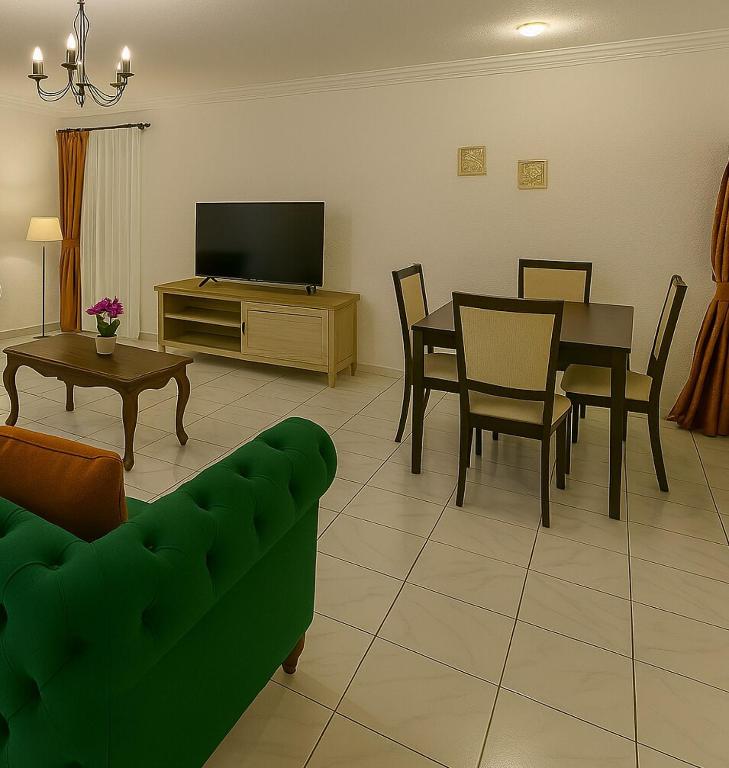 Bonanjo Standing & Pool, Douala