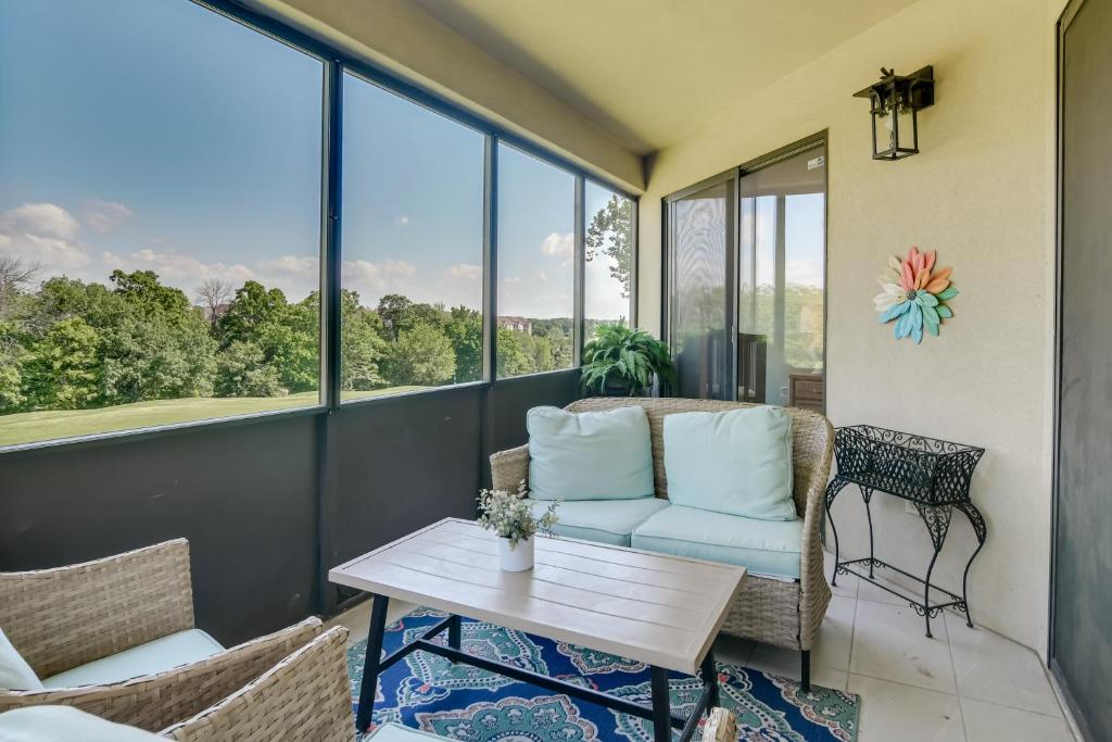 Lil Slice of Heaven on Hole 11 Branson Condo!, Branson