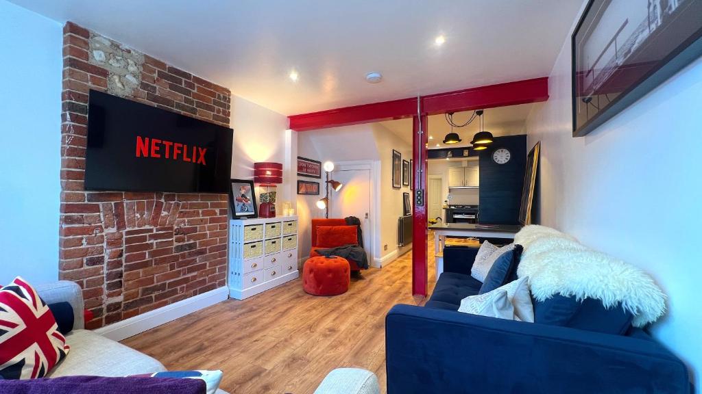 The Simms Suite, Worthing