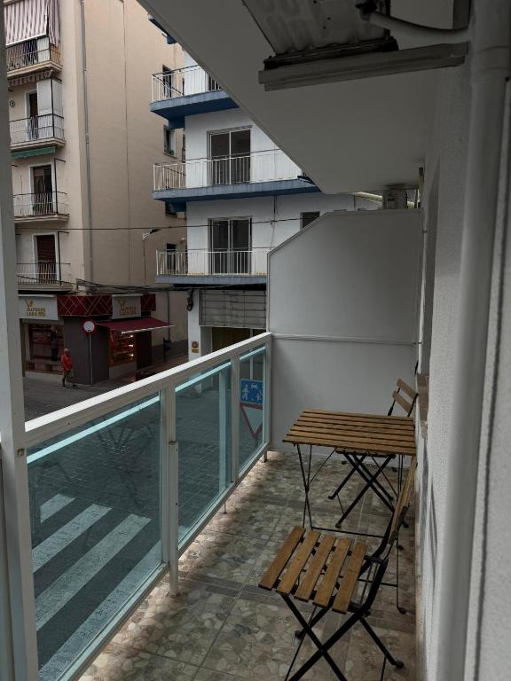 Hostal B and B Benidorm - 5