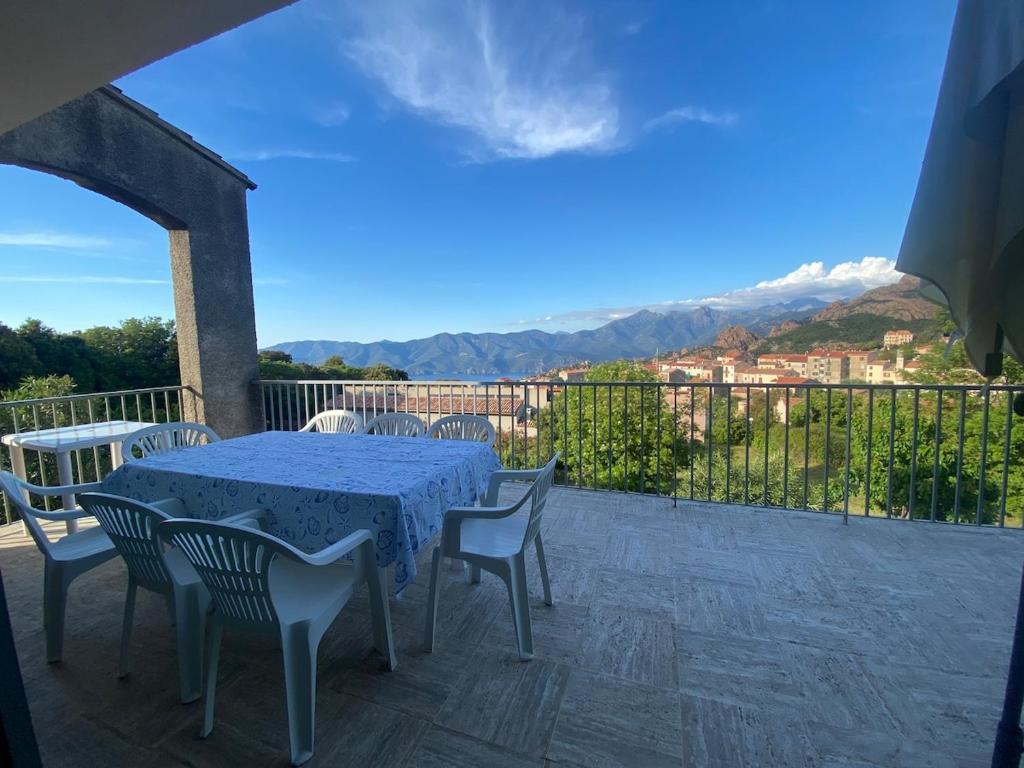 Spacieuse villa avec vue exceptionnelle, Piana