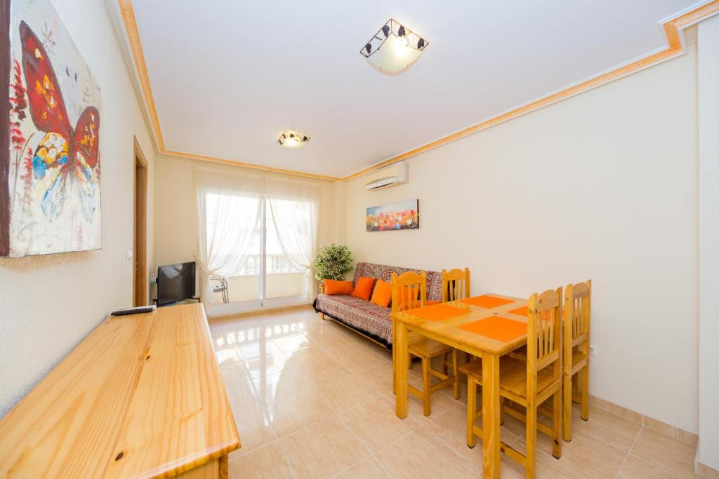 Apartamento con aparcamiento cerca del mar en Torrevieja - 1