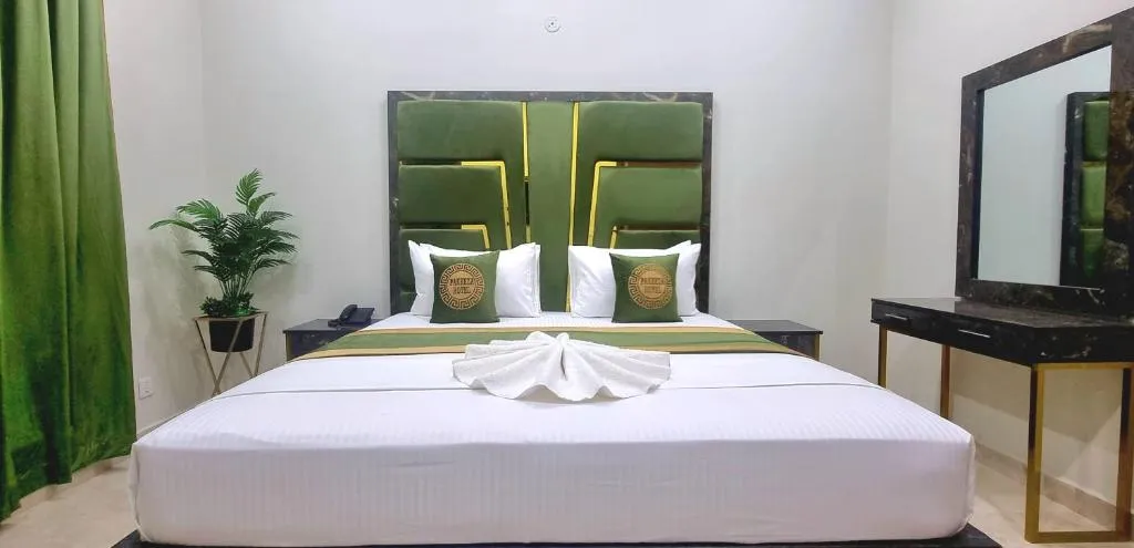 Pakeeza Hotel - Faisal Town, hotel in Lahore