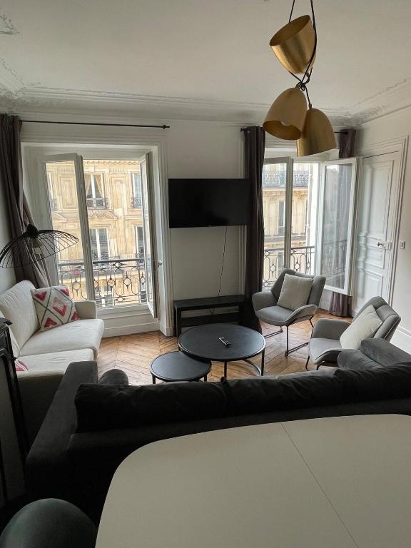 Paris 8, perfectly located - 3