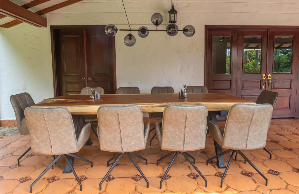 Premium Mansion in El Poblado Nightclub, Maid & Pool - 2