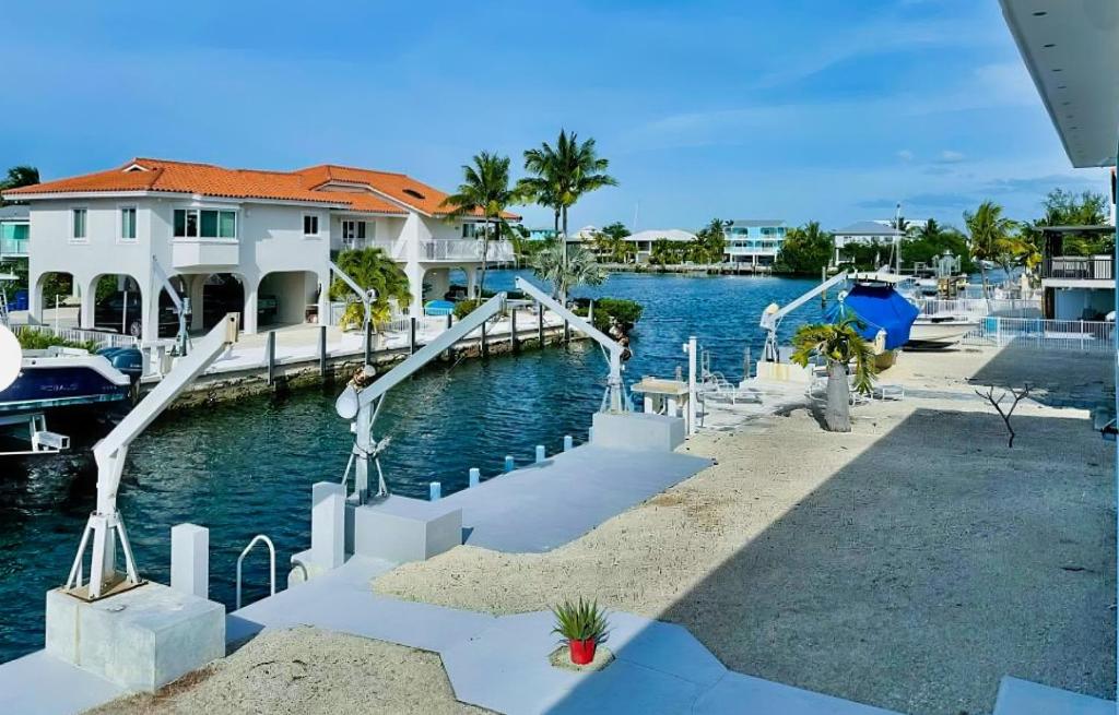 Seabreeze Haven, Marathon