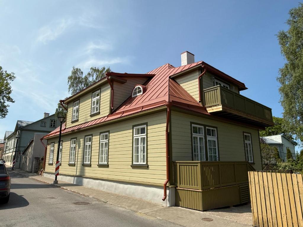 Kooli 7 - II floor sea view apartment with balcony in Haapsalu Old Town, Haapsalu