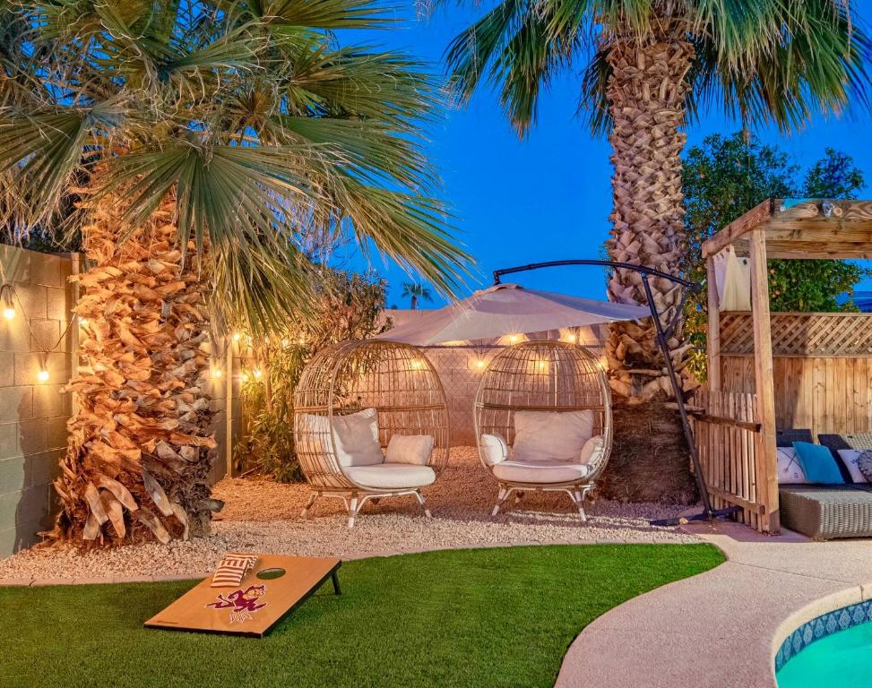 Private Pool • Pool Tbl • Games • Workspace • Pets, Phoenix