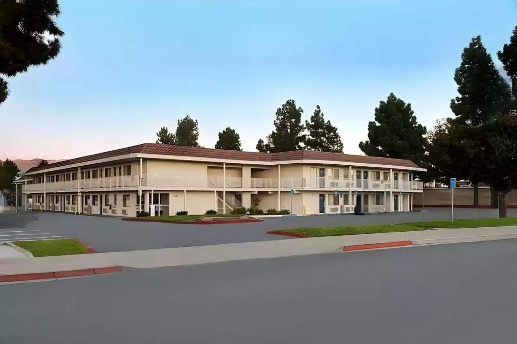 Super 8 by Wyndham San Jose, San Jose