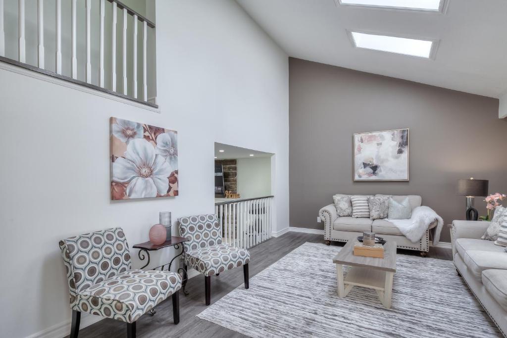 Modern Designed 1BR Basement in Quite Neighborhood, Richmond Hill