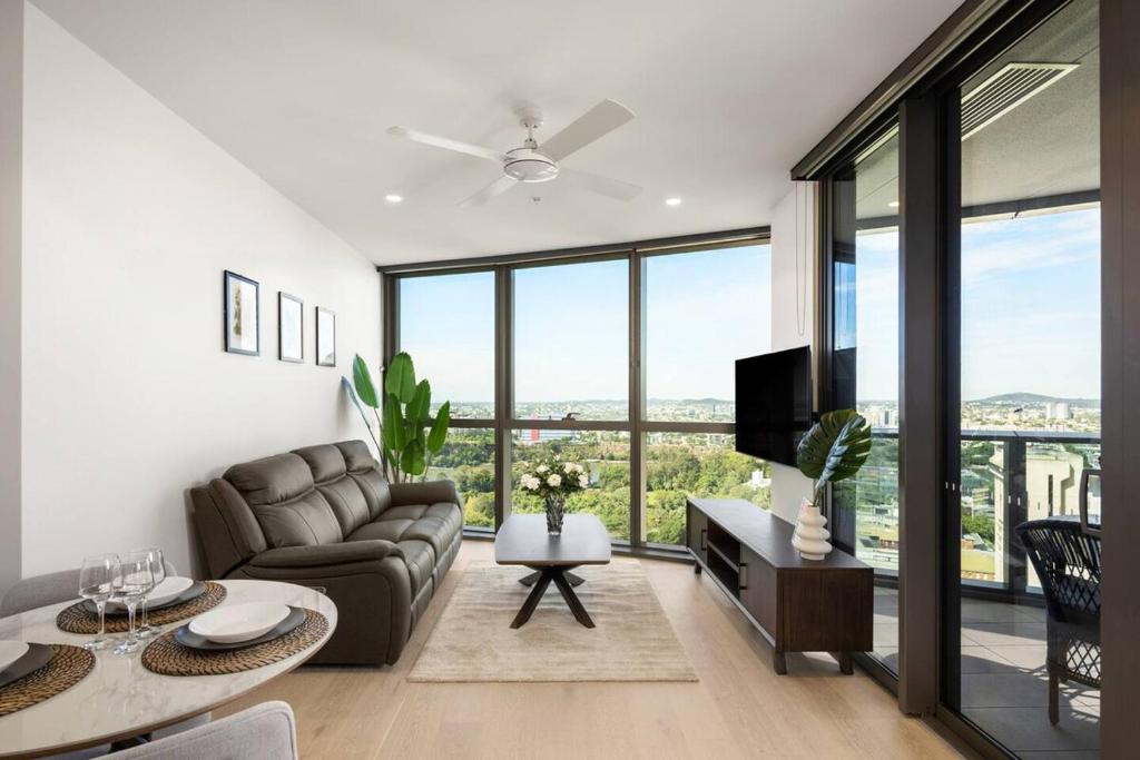 New Luxe 2BR Queens Wharf Apt, Brisbane
