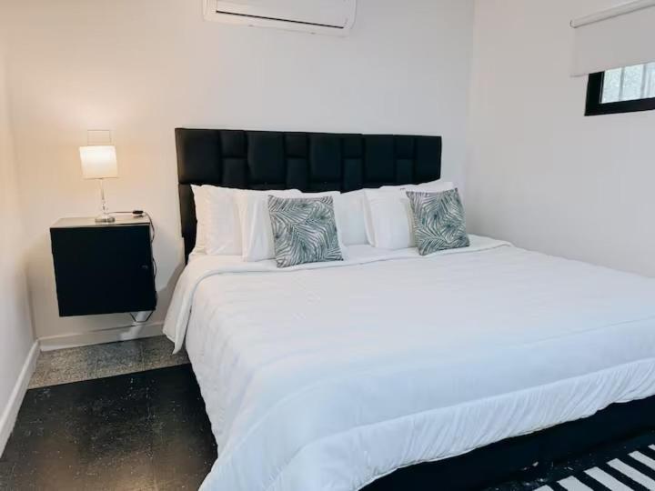 Casa Lujosa vacacional El Poblado Medellín Por día Con Piscina Jacuzzi AC 9br - 2