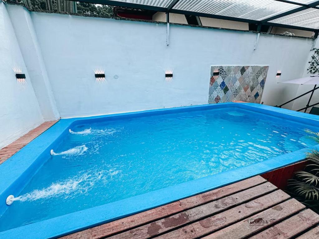 Casa Lujosa vacacional El Poblado Medellín Por día Con Piscina Jacuzzi AC 9br - 4
