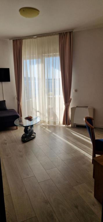 Hotel Viktorija — Hotel rooms in Seget Vranjica, Split-Dalmatia
