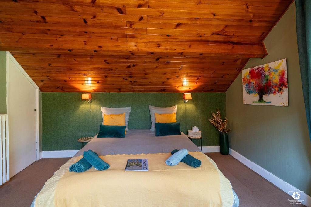 Suite Emeraude, Prémilhat