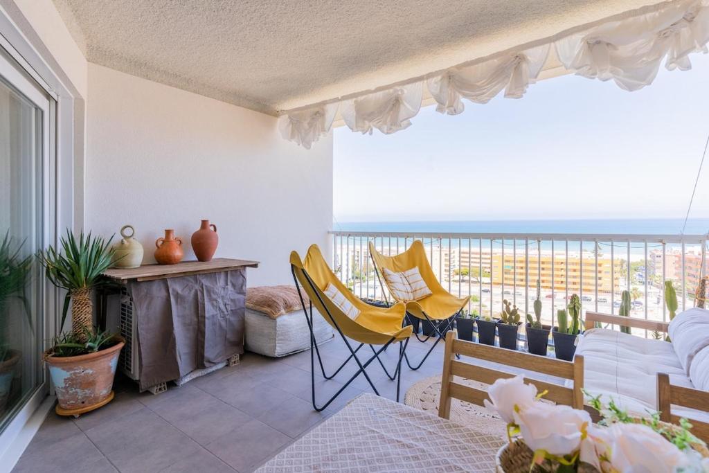 Seaview Apartment in Canet with Rooftop Pool - 2