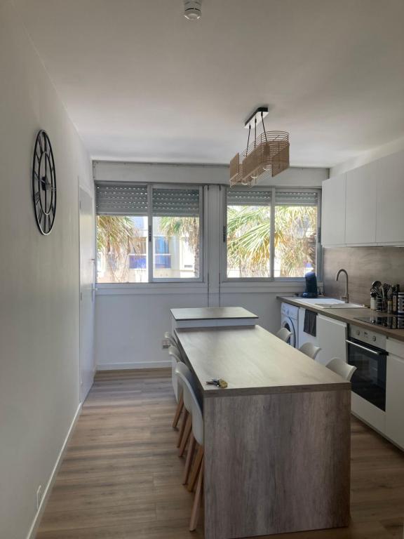 Superbe T3 moderne vue mer avec parking, climatisation, piscine - 5