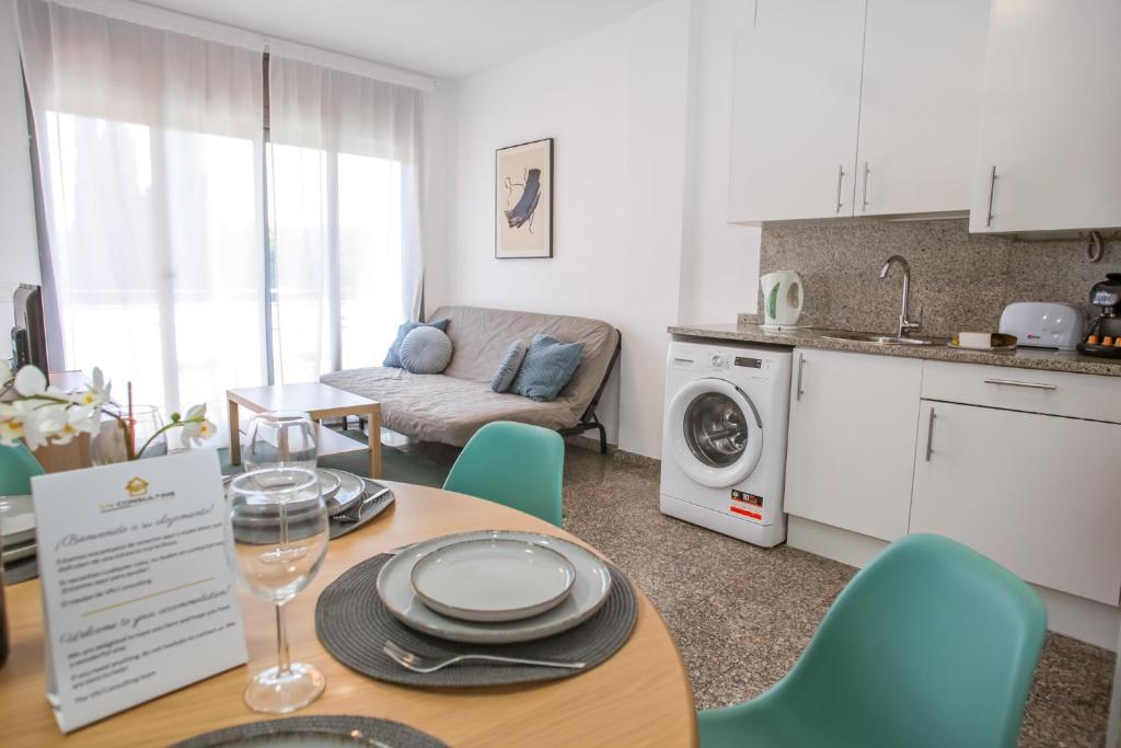 AL45 - Apartamento en segunda línea de mar Fenals - 3