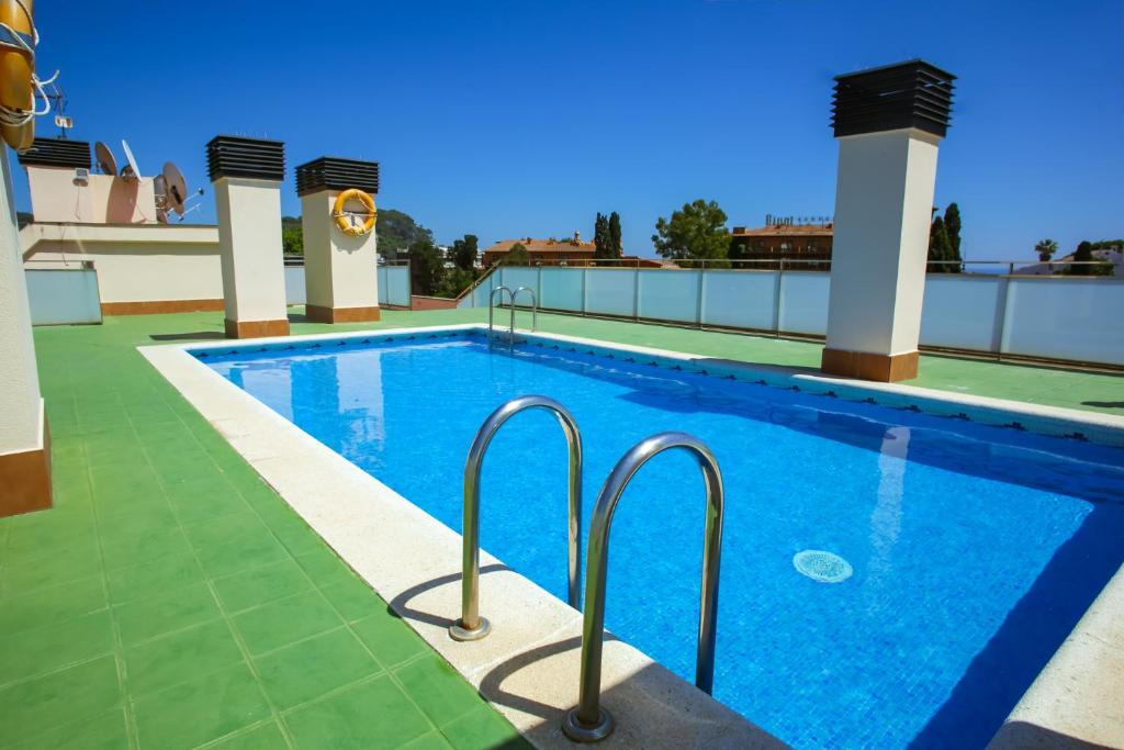 AL45 - Apartamento en segunda línea de mar Fenals - 2