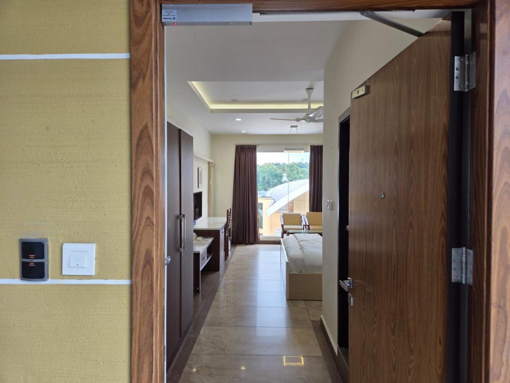 Golden Nest Homes 이미지