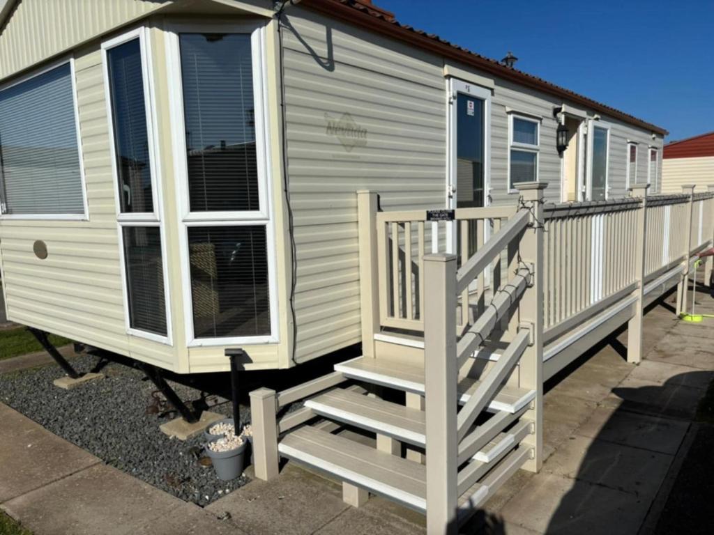 Pg34 3 BED CARAVAN ON THE GOLDEN PALM CHAPEL ST LEONARDS, Chapel Saint Leonards
