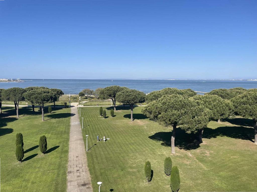 Appartement face mer climatisé avec parking au Grau-du-Roi - FR-1-731-141 - 1