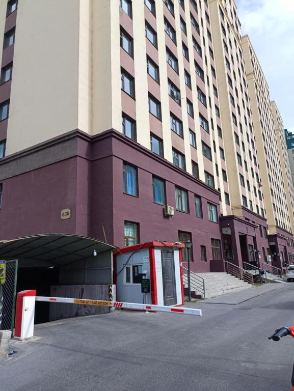 Etuga Urlan at Sunny town, Ułan Bator