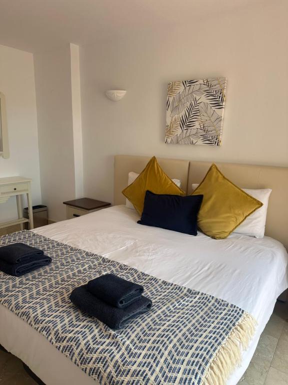 Casa Hermosa Mijas- 7 bedroom villa-sleeps 14 - 2