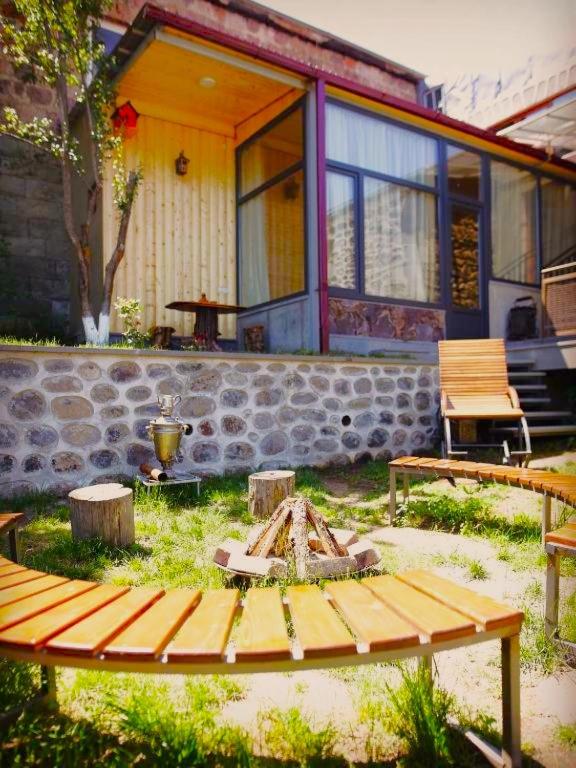 Garden, Hayi Tun Guest House in Goris