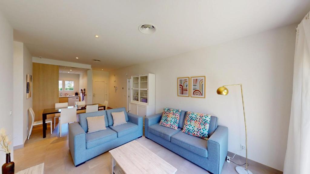 Masdevallia by ON Travel, Oliva