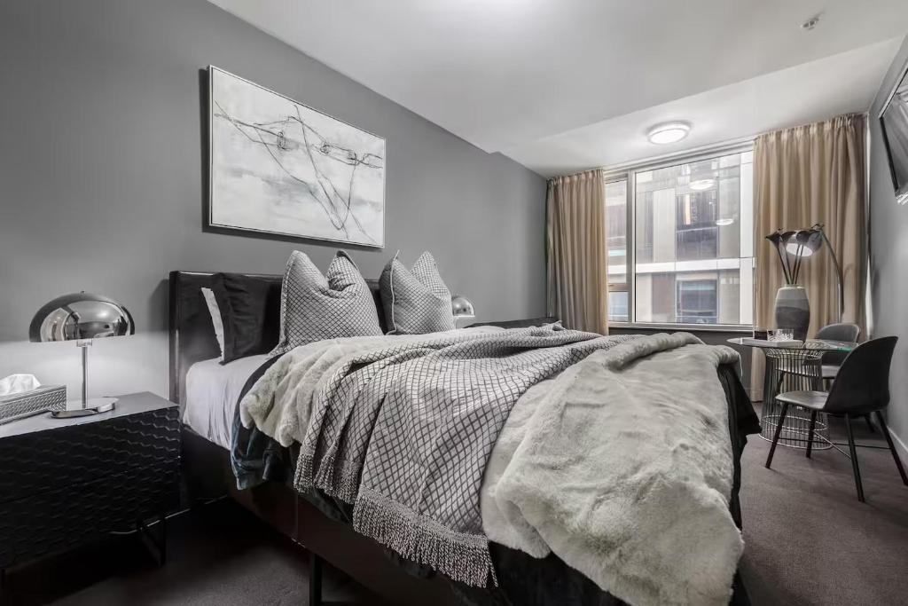 Cozy and Central Studio in Melbourne CBD at QV Market, Melbourne