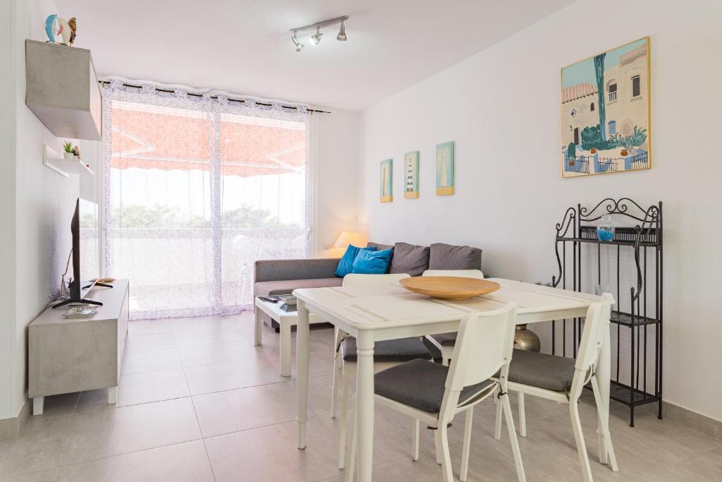 2BR Azahara Dream - Pool & Seaviews - 2
