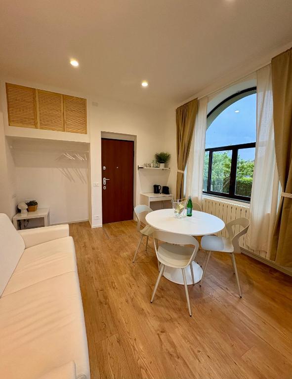 Frensis Apartment - 4