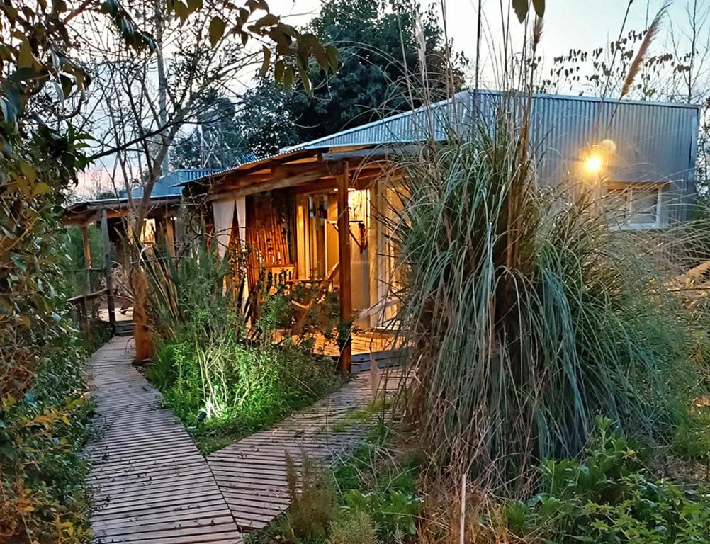 SUITE DEL BOSQUE - Desayuno - Pileta - Domingos check out 17hs - 1