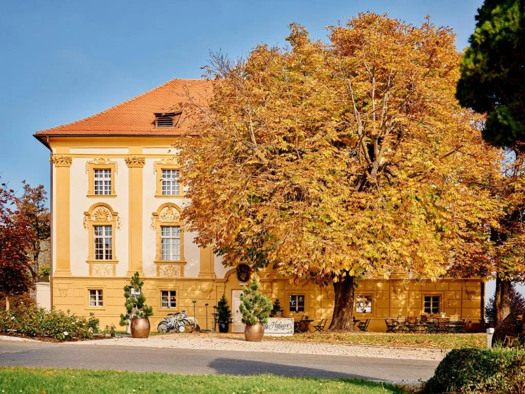 TAUROA Hofwirt, hotel in Seckau