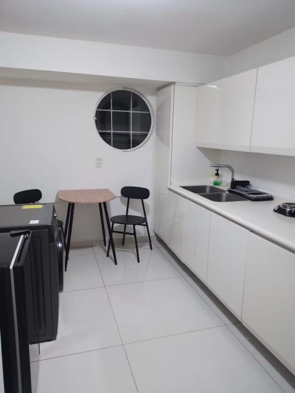 Spacious Apartment in Prime Location - 5