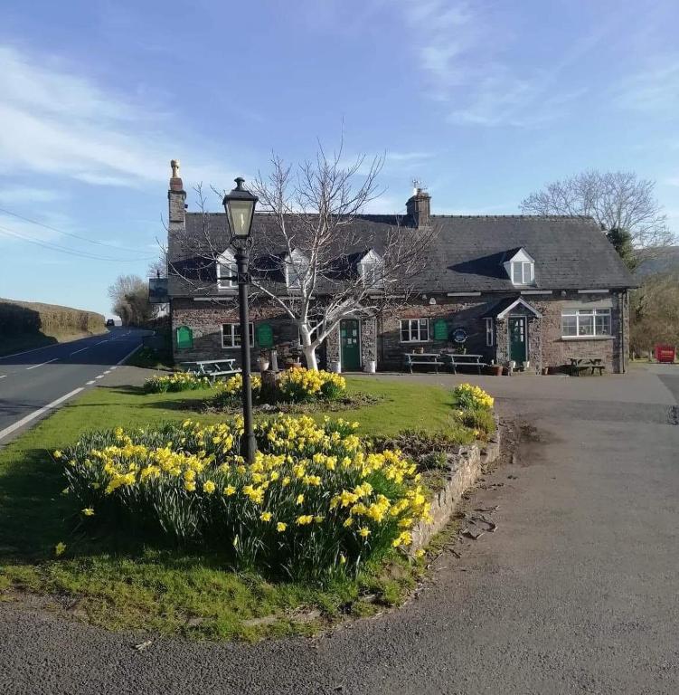 The Old Ford inn, Llanhamlach