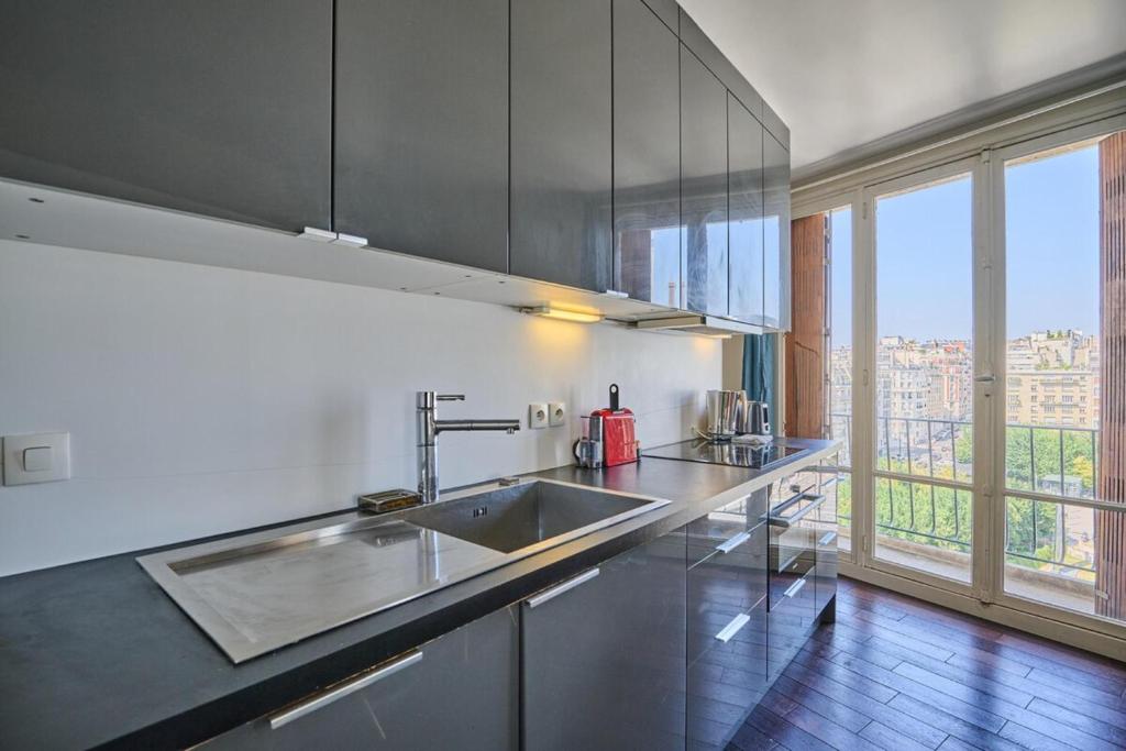 Sublime 2 bedroom flat Quai de Seine Eiffel Tower - 5