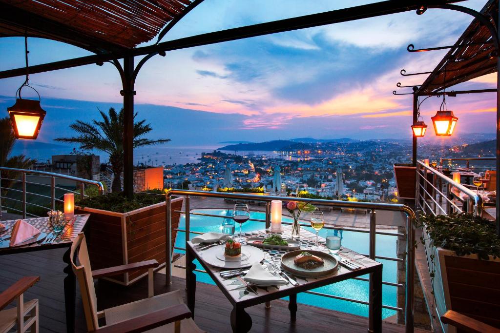 고급 다이닝 섹션