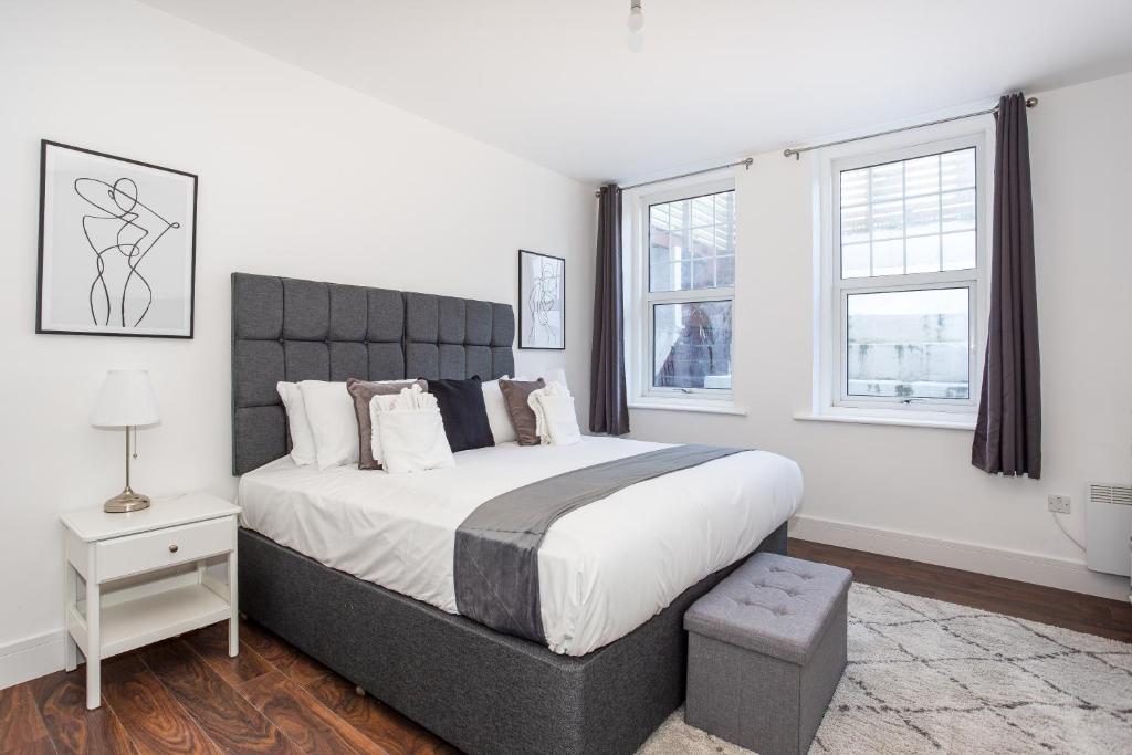 Stylish & Modern Home by the Sea Near Three Shells, Southend-on-Sea