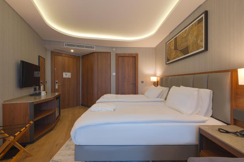 Azura World Hotel — Hotel rooms in Alanya